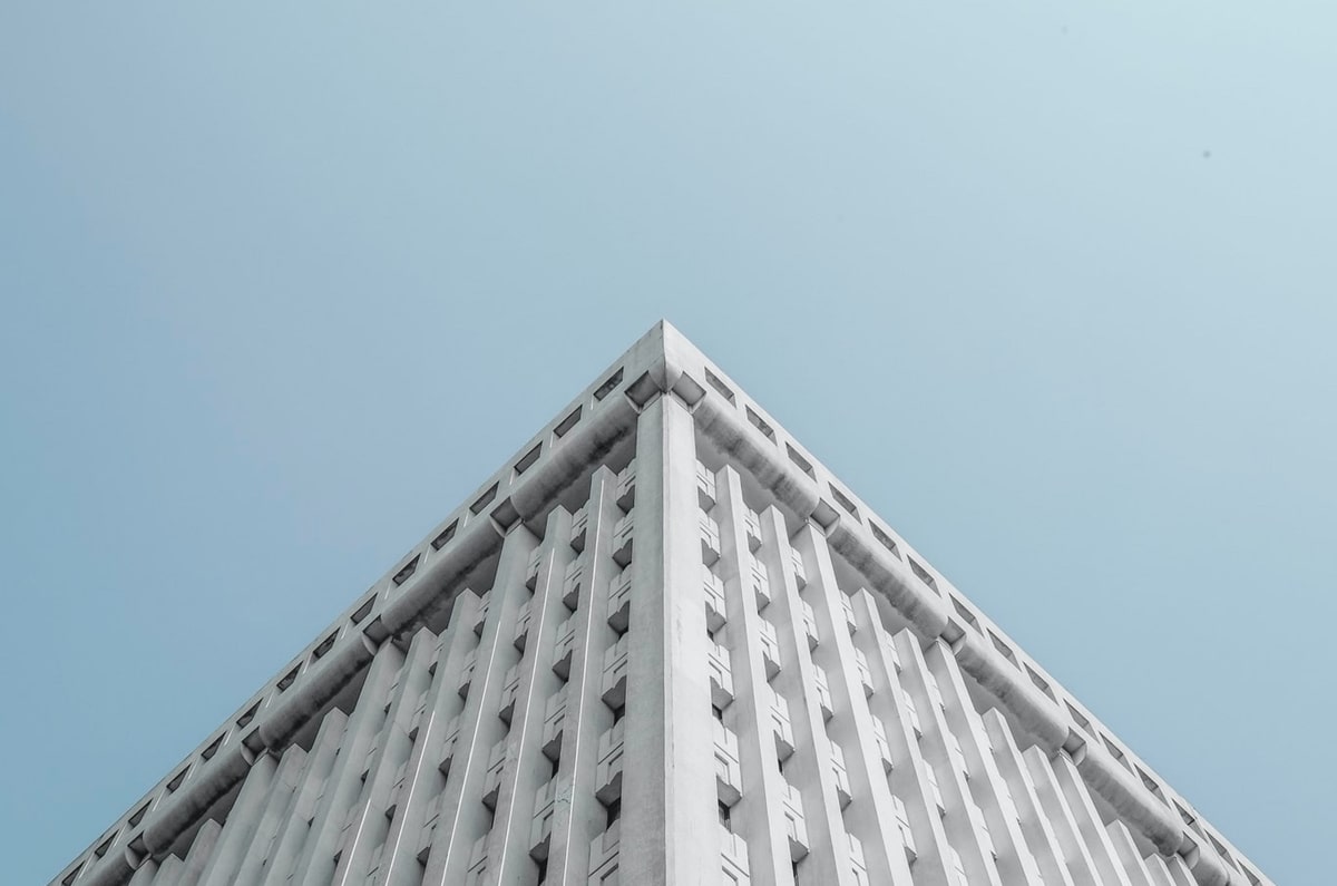 雷速体育官网首页-利雅得胜利晒队内庆祝马内非洲杯夺冠,C罗为他切蛋糕